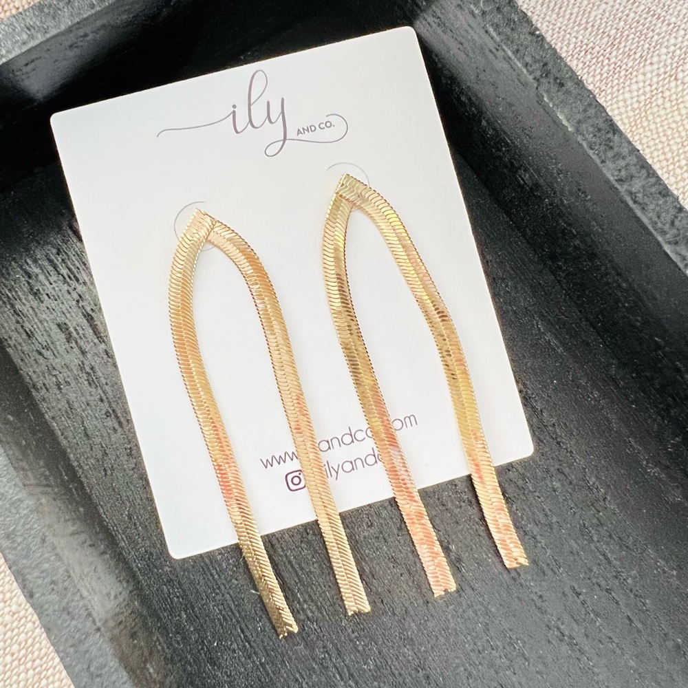 New Gold Tone Snake Chain Dangle Earrings Lightweight Herringbone Post Back